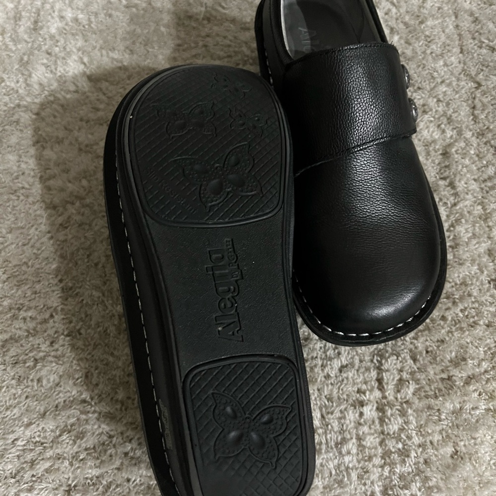Algeria clogs